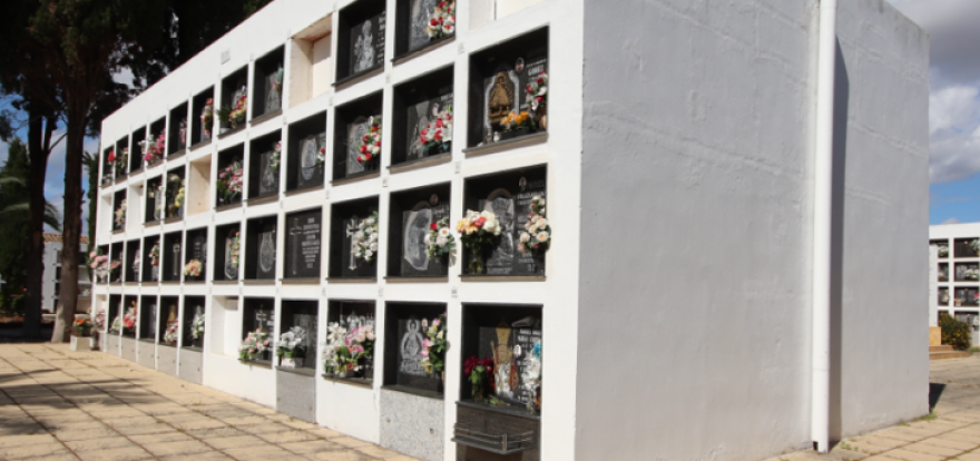 control de aforo entre las medidas en los cementerios de espana